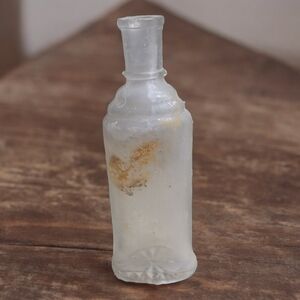 ⏳️Vintage⏳️6" Glass Medicine/Perfume Bottle